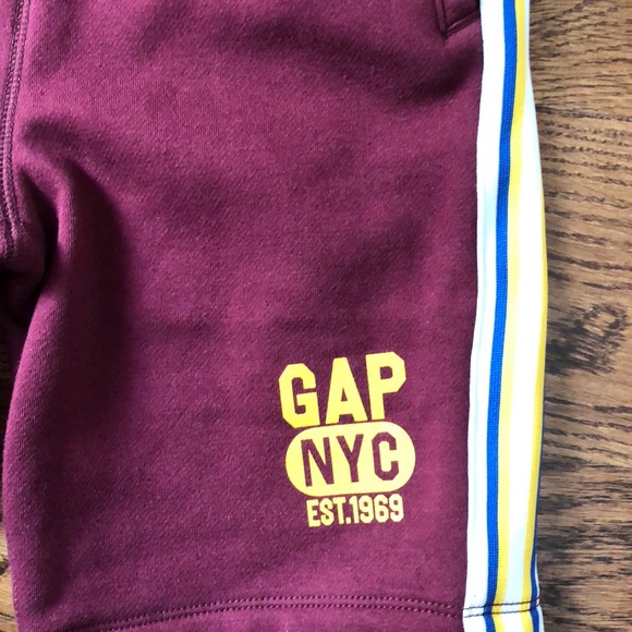 GAP KIDS Pull-On Logo Shorts - Picture 2 of 5